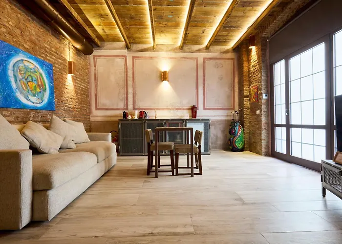 Emme Loft I Red Moon - Chic Design Loft Milan