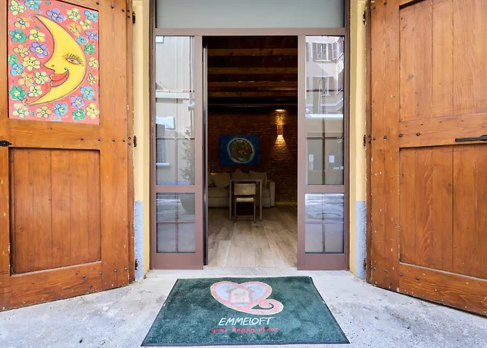 Emme Loft I Red Moon - Chic Design Loft Milan